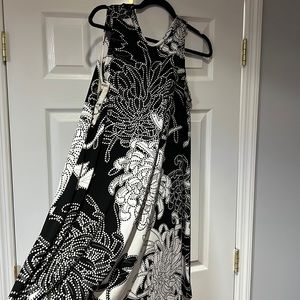 Beautiful black and white print plus size swing dress